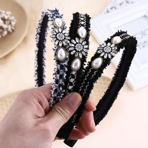 style fashion classic small fragrance hair band pearl headband female temperament accessories girl gift1
style fashion classic small fragrance hair band pearl headband female temperament accessories girl gift1