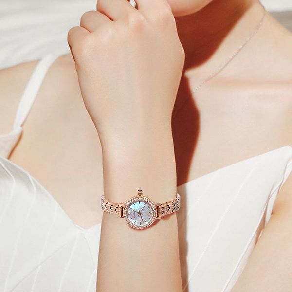 wristwatches binkada 2021 spring and summer small gold watch aristocratic temperament fashion trend wild personality watches for women, Slivery;brown
wristwatches binkada 2021 spring and summer small gold watch aristocratic temperament fashion trend wild personality watches for women, Slivery;brown