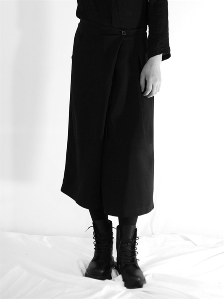 men's pants culottes casual wide leg autumn and winter black thickening super loose nine points design culottesa
men's pants culottes casual wide leg autumn and winter black thickening super loose nine points design culottesa