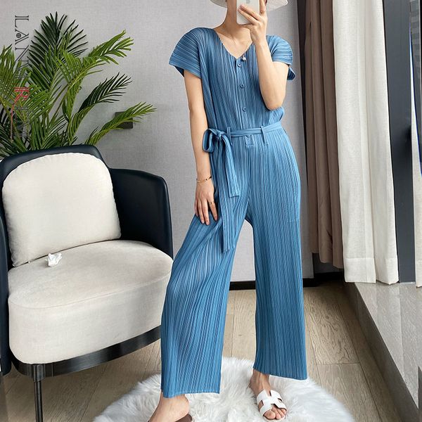ladies blue large size pleated tie jumpsuit v-neck short-sleeved fashion temperament summer style 2e1858 210507, Black;white
ladies blue large size pleated tie jumpsuit v-neck short-sleeved fashion temperament summer style 2e1858 210507, Black;white