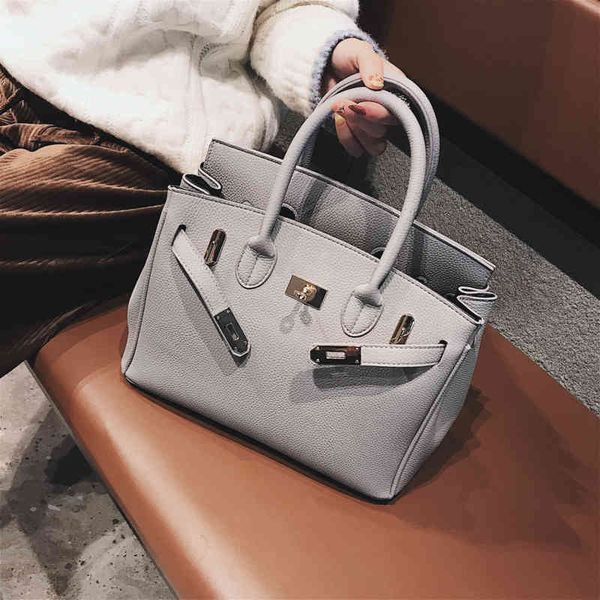 big female fashion french hand small versatile leisure foreign style one shoulder cross carry kelly bag
big female fashion french hand small versatile leisure foreign style one shoulder cross carry kelly bag
