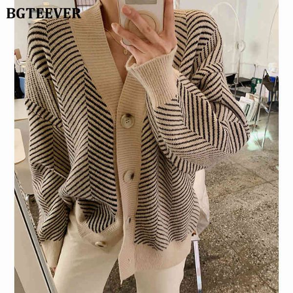 sweaters autumn winter vintage striped open stitch sweater for women single-breasted loose v-neck female cardigans knitting omvt, White;black
sweaters autumn winter vintage striped open stitch sweater for women single-breasted loose v-neck female cardigans knitting omvt, White;black