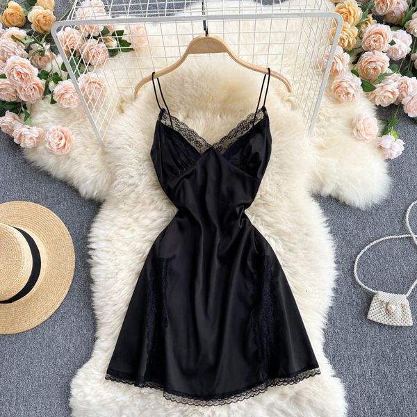 women's sleepwear women black floral lace splicing mini dress v-neck spaghetti strap high waist backless night home clothes b, Black;red
women's sleepwear women black floral lace splicing mini dress v-neck spaghetti strap high waist backless night home clothes b, Black;red