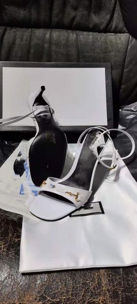 2021 fashion metal buckle leather high heel sandal designer luxurys women's size 35-42, Black
2021 fashion metal buckle leather high heel sandal designer luxurys women's size 35-42, Black