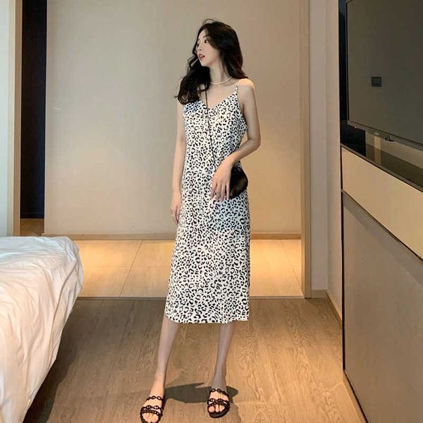 leopard pattern suspender suit with drs inside a-line skirt for women, Black;gray
leopard pattern suspender suit with drs inside a-line skirt for women, Black;gray