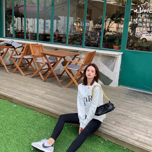 luxury brand hoodie new d family embroidered round neck sweater in autumn 2021, Black
luxury brand hoodie new d family embroidered round neck sweater in autumn 2021, Black