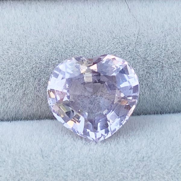 loose gemstones chenwanfu natural wipe valley myanmar spinel heart-shaped white 2.6 carat, Black
loose gemstones chenwanfu natural wipe valley myanmar spinel heart-shaped white 2.6 carat, Black
