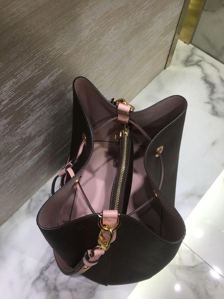 wholesale orignal real leather fashion famous shoulder bag tote designer handbags presbyopic shopping purse messenger neonoe bucket 0110, Black;red
wholesale orignal real leather fashion famous shoulder bag tote designer handbags presbyopic shopping purse messenger neonoe bucket 0110, Black;red