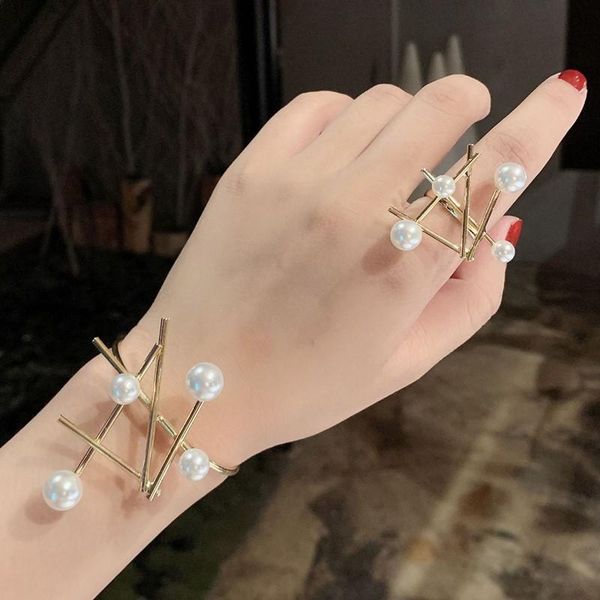wedding rings uilz 2021 design irregular exaggerate adjustable for women elegant pearl finger ring jewelry wholesale ur071, Slivery;golden
wedding rings uilz 2021 design irregular exaggerate adjustable for women elegant pearl finger ring jewelry wholesale ur071, Slivery;golden