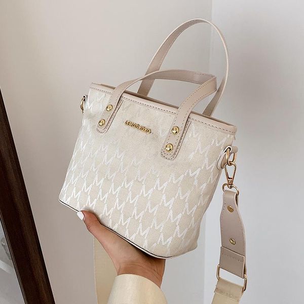 evening bags luxury designer vintage handbags crossbody messenger for women 2021 ladies shoulder totes qualited
evening bags luxury designer vintage handbags crossbody messenger for women 2021 ladies shoulder totes qualited