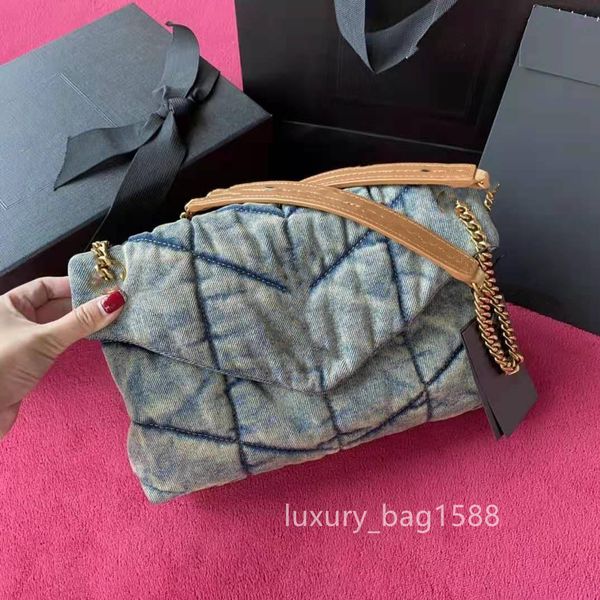 new 2021 designer handbag shape quilted denim woman bag large chain chain bag
new 2021 designer handbag shape quilted denim woman bag large chain chain bag