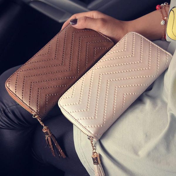 wallets women casual leather card phone holder long arrow checkbook tassel handbag female solid purses fashion 2021, Red;black
wallets women casual leather card phone holder long arrow checkbook tassel handbag female solid purses fashion 2021, Red;black