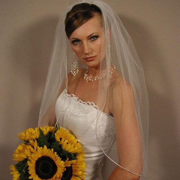 bridal veils 2021 women short wedding veil with crystal edge white ivory one layer metal comb accessory, Black
bridal veils 2021 women short wedding veil with crystal edge white ivory one layer metal comb accessory, Black
