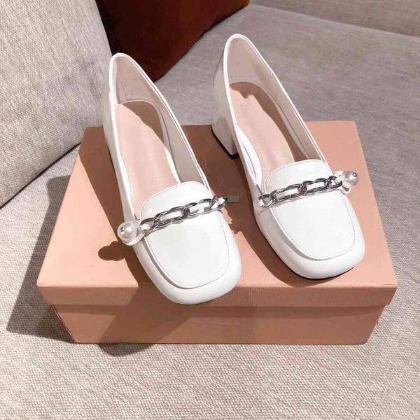 2021 bag head real leather pearl half metal chain flat bottom lazy cool slipper muller shoes woman yw designerss, Black
2021 bag head real leather pearl half metal chain flat bottom lazy cool slipper muller shoes woman yw designerss, Black
