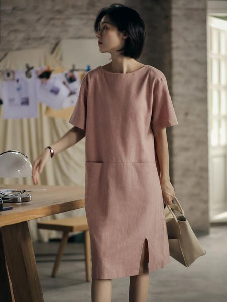 casual dresses 2021 summer korean literature and art women's dress medium length split loose thin linen straight tube 2021-03-03, Black;gray
casual dresses 2021 summer korean literature and art women's dress medium length split loose thin linen straight tube 2021-03-03, Black;gray