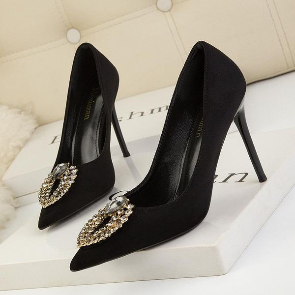 dress shoes 2021 crystal women pumps soft flock high heels autumn bride party woman pointed diamond buckle work shoe, Black
dress shoes 2021 crystal women pumps soft flock high heels autumn bride party woman pointed diamond buckle work shoe, Black