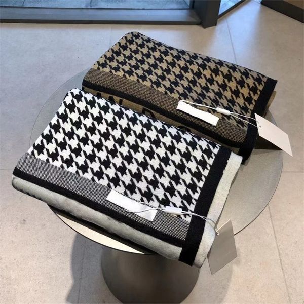 dropship fashion brand classic black and white plaid scarf women's scarves shawl with gift box, Blue;gray
dropship fashion brand classic black and white plaid scarf women's scarves shawl with gift box, Blue;gray