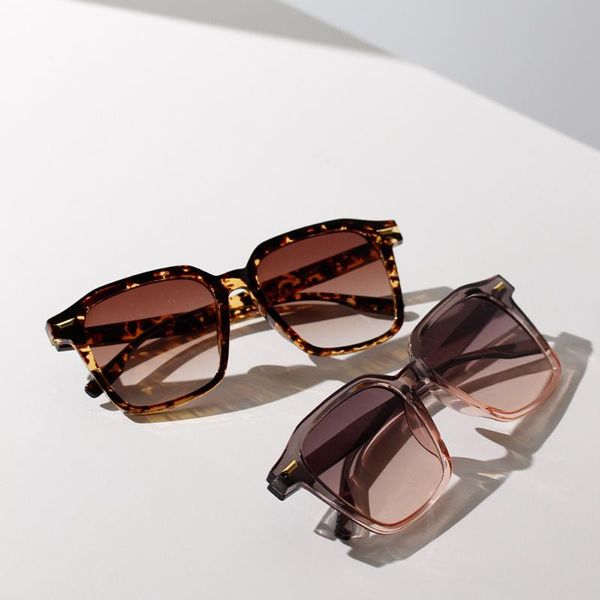 5colors vintage square sunglasses for women men 2021 trending brand designer mirror ladies lx122, White;black
5colors vintage square sunglasses for women men 2021 trending brand designer mirror ladies lx122, White;black
