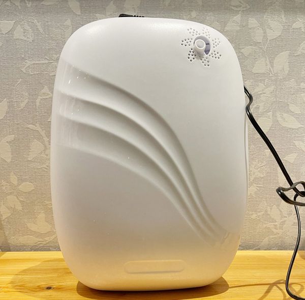 100ml scent diffuser machine commercial silent running simple electric aromatherapy machine air ionizer air humidifie
100ml scent diffuser machine commercial silent running simple electric aromatherapy machine air ionizer air humidifie