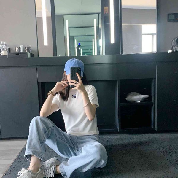 knitted t-shirt new short sleeve aw tracksuits in king spring and summer of 21, Gray
knitted t-shirt new short sleeve aw tracksuits in king spring and summer of 21, Gray