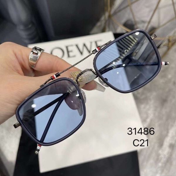 2021 luxury designer sunglasses 2021 trend sunglasses can be equipped with anti ultraviolet blue double beam myopia, White;black
2021 luxury designer sunglasses 2021 trend sunglasses can be equipped with anti ultraviolet blue double beam myopia, White;black