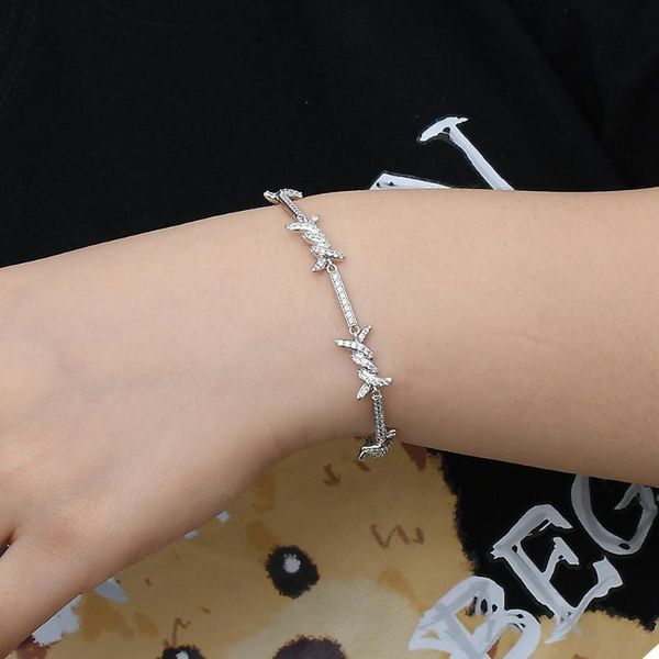 wedding rings jewelry wire chain ins personality cuban bracelet micro inlaid zircon thorn hip hop, Slivery;golden
wedding rings jewelry wire chain ins personality cuban bracelet micro inlaid zircon thorn hip hop, Slivery;golden