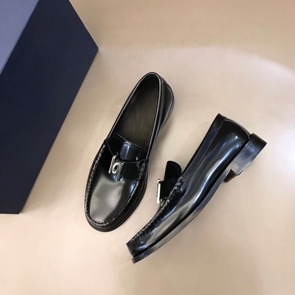 2021 new color brand shoes original fashion logo sneakers mens leather flats runner trainers sport casual 38-45, Black
2021 new color brand shoes original fashion logo sneakers mens leather flats runner trainers sport casual 38-45, Black