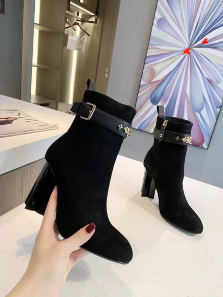 casual-chic design chunky heels women's red bottom ankle boots winter martin booties luxury designer party booty with box and logo size, Black
casual-chic design chunky heels women's red bottom ankle boots winter martin booties luxury designer party booty with box and logo size, Black