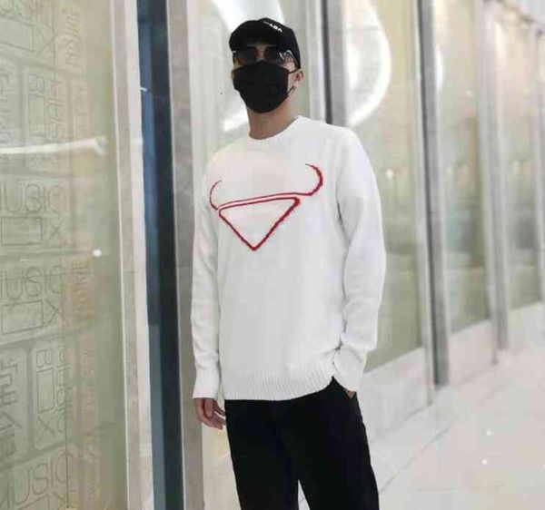 fashion winter designer women's sweater high-end custom triangle bullhead patchwork jersey soft and comfortable, White;black
fashion winter designer women's sweater high-end custom triangle bullhead patchwork jersey soft and comfortable, White;black