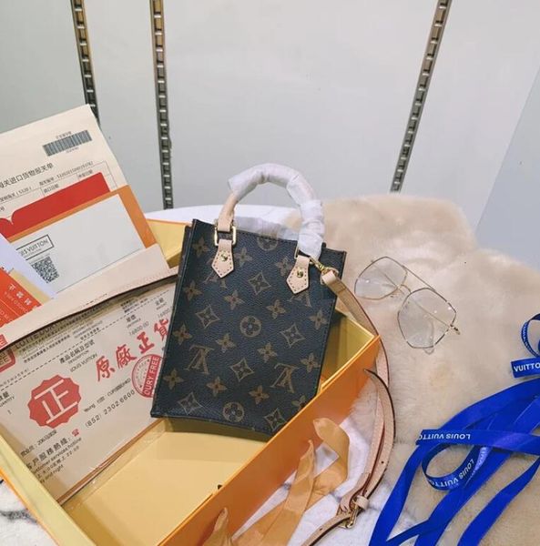 totes m69846 mini handbag handbags iconic handles shoulder bags designer cross body bag clutches evening luxury
totes m69846 mini handbag handbags iconic handles shoulder bags designer cross body bag clutches evening luxury