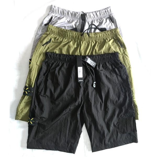 19ss european brand retro casual shorts beach sweat pants for mens trousers imported metal nylon comfortable street lovers thigh pants, White;black
19ss european brand retro casual shorts beach sweat pants for mens trousers imported metal nylon comfortable street lovers thigh pants, White;black