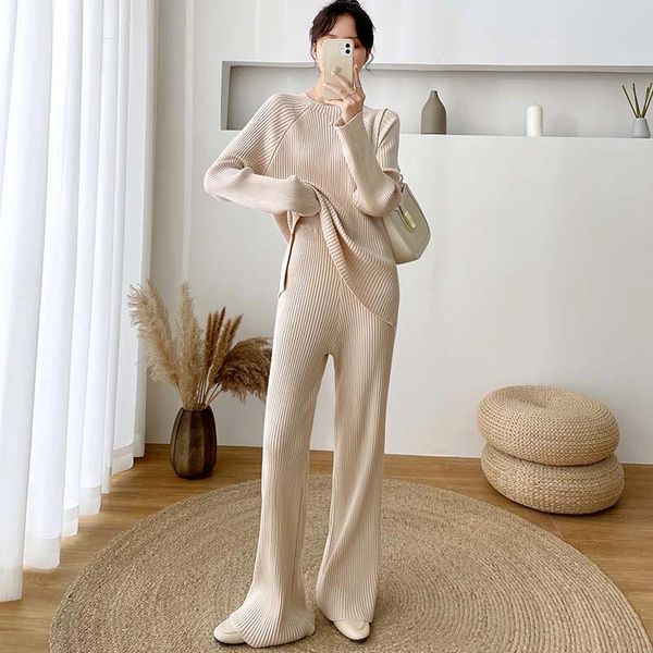 women's two piece pants long sleeve sweater thick wide leg trousers women suit set 2021 fashion winter female solid casual knitted 2 ou, White
women's two piece pants long sleeve sweater thick wide leg trousers women suit set 2021 fashion winter female solid casual knitted 2 ou, White