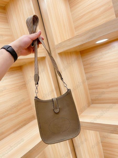 evelyn bucket clutch bags womens horse purses classic leather handbags hollow out messenger shoulder handbag designers crossbody
evelyn bucket clutch bags womens horse purses classic leather handbags hollow out messenger shoulder handbag designers crossbody