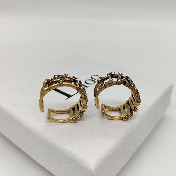 gift box ring women's steel seal letter open cut fashion diamond inlaid wide face brass ring women's fashion, Golden;silver
gift box ring women's steel seal letter open cut fashion diamond inlaid wide face brass ring women's fashion, Golden;silver