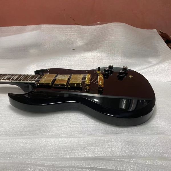 sg electric guitar g400 black body golden hardware three pickups rosewood fingerboard mahogany body
sg electric guitar g400 black body golden hardware three pickups rosewood fingerboard mahogany body