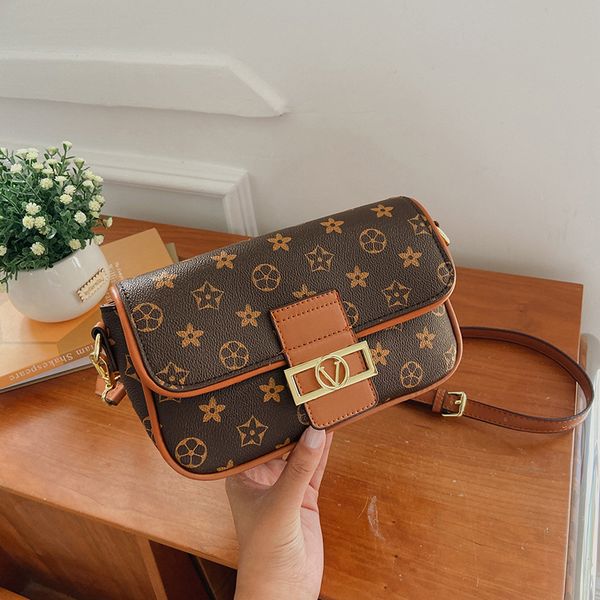 factory direct sale 75% off printed women's 2021 new trend single shoulder oblique span postman small square foreign style leisure bags
factory direct sale 75% off printed women's 2021 new trend single shoulder oblique span postman small square foreign style leisure bags