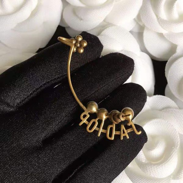 design jewelry / high version letter tassel wheat ear earrings female fashion net red earbone clip 45mr, Golden
design jewelry / high version letter tassel wheat ear earrings female fashion net red earbone clip 45mr, Golden