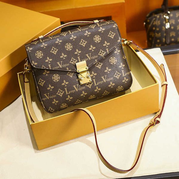 star's same 2021 fashion leather women's bag printed hand postman's lock single shoulder messenger bag
star's same 2021 fashion leather women's bag printed hand postman's lock single shoulder messenger bag