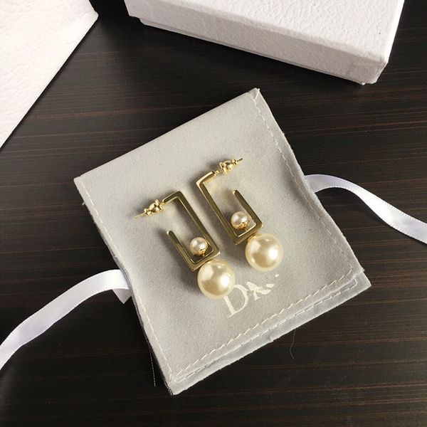 aaa designer jewelry square size pearl high version of female earrings with two 925 silver needles, Golden
aaa designer jewelry square size pearl high version of female earrings with two 925 silver needles, Golden