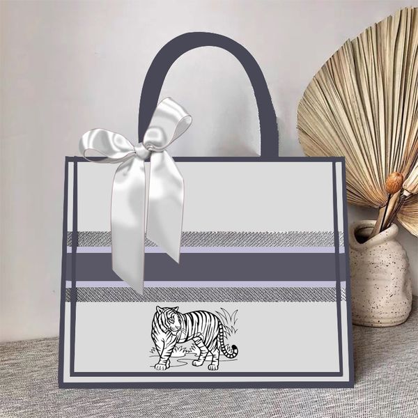 custom name 3d hand embroidery bag luxurys advanced designers totes women book purse handbags jacquard all letter 2021 diy tiger
custom name 3d hand embroidery bag luxurys advanced designers totes women book purse handbags jacquard all letter 2021 diy tiger