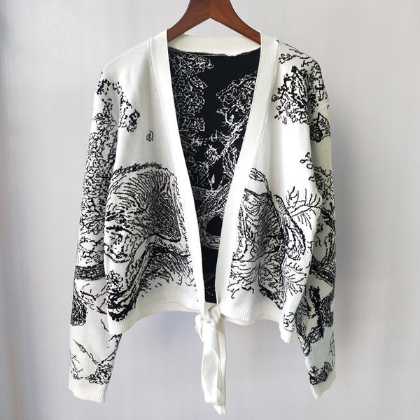 70% off 21 autumn new jungle jacquard buttonless knitted cardigan for women, White;black
70% off 21 autumn new jungle jacquard buttonless knitted cardigan for women, White;black