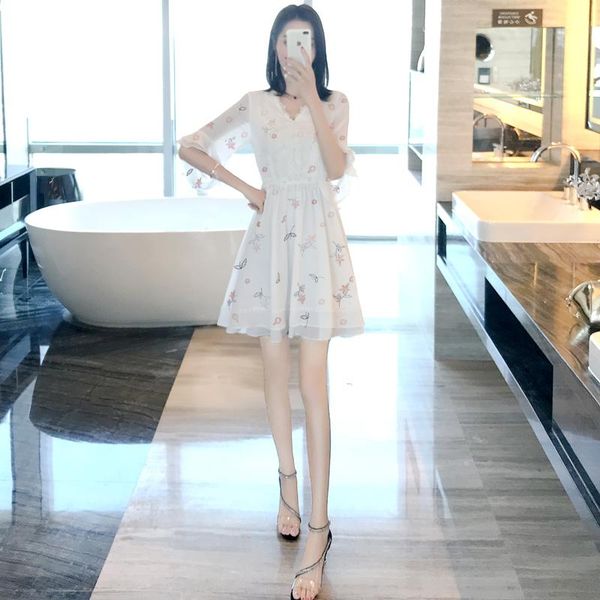 casual dresses pure white dress 2021 summer fashion trend small five-point sleeve floral chiffon short super fairy girl skirt, Black;gray
casual dresses pure white dress 2021 summer fashion trend small five-point sleeve floral chiffon short super fairy girl skirt, Black;gray