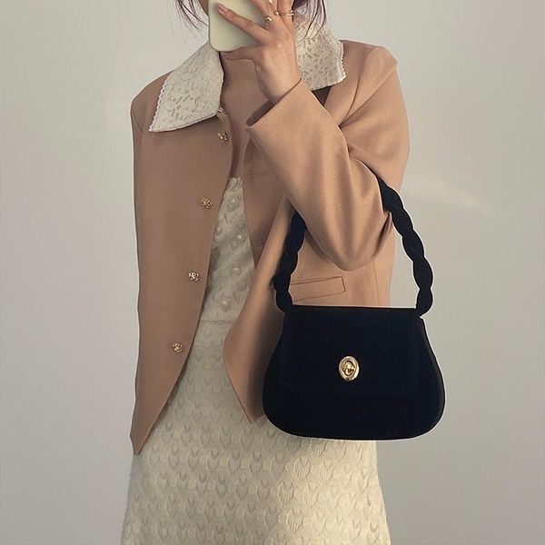 evening bags women's vintage velour shoulder messenger retro black ladies fashion chain underarm bag female small clutch purse handbags
evening bags women's vintage velour shoulder messenger retro black ladies fashion chain underarm bag female small clutch purse handbags