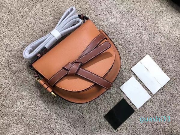 spring and summer handbag ~ become an eye-catching absolute protagonist soft lychee grain calfskin fabric, brass hardware accessor
spring and summer handbag ~ become an eye-catching absolute protagonist soft lychee grain calfskin fabric, brass hardware accessor