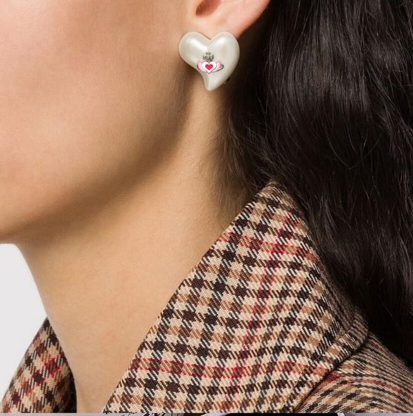 2021 french design love pearl stud satellite shape personality exaggerated silver needle jewelry female fast delivery, Golden;silver
2021 french design love pearl stud satellite shape personality exaggerated silver needle jewelry female fast delivery, Golden;silver