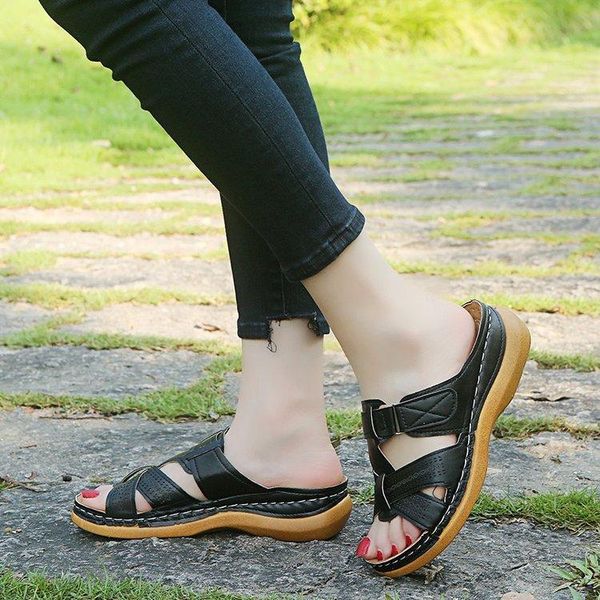 summer women's slippers classic retro soft leather slope with mom sandals outdoor walking beach 5652, Black
summer women's slippers classic retro soft leather slope with mom sandals outdoor walking beach 5652, Black