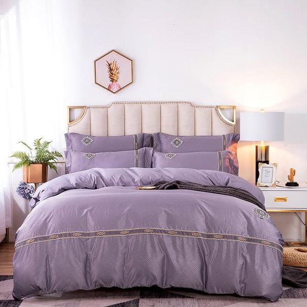 bedding sets 2021 soft and comfortable washed silk jacquard four-piece set embroidery duvet cover bed sheet
bedding sets 2021 soft and comfortable washed silk jacquard four-piece set embroidery duvet cover bed sheet