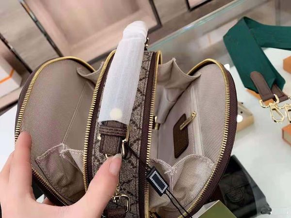 2021 new brand round cake bag diagonal bag, practical appearance, two shoulder belts available, beauty travel essential.
2021 new brand round cake bag diagonal bag, practical appearance, two shoulder belts available, beauty travel essential.