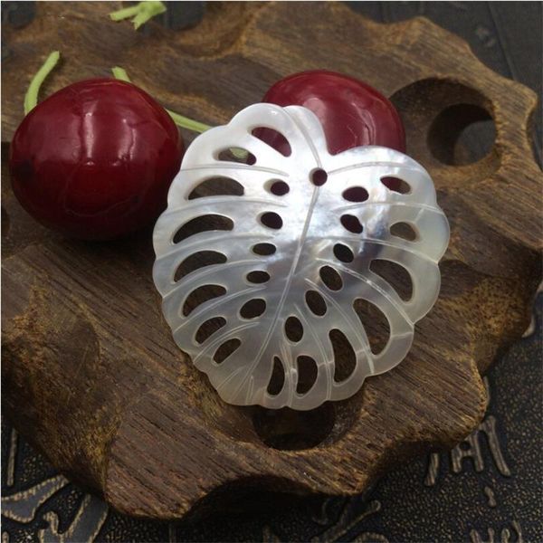 charms 30pcs hand-carved exquisite white butterfly shell hollow leaf earrings pendant material accessories, Bronze;silver
charms 30pcs hand-carved exquisite white butterfly shell hollow leaf earrings pendant material accessories, Bronze;silver