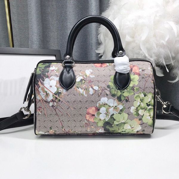 large letter prints pillow bag ladies tote handbag first layer of cow leather shoulder back pouch
large letter prints pillow bag ladies tote handbag first layer of cow leather shoulder back pouch